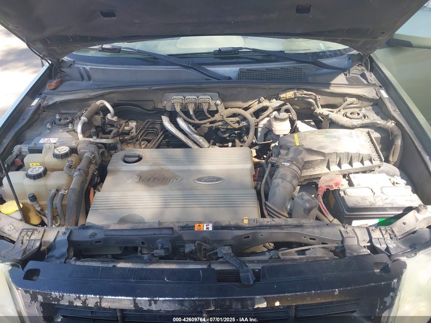 2008 FORD ESCAPE VIN: 1FMCU49H38KD84434