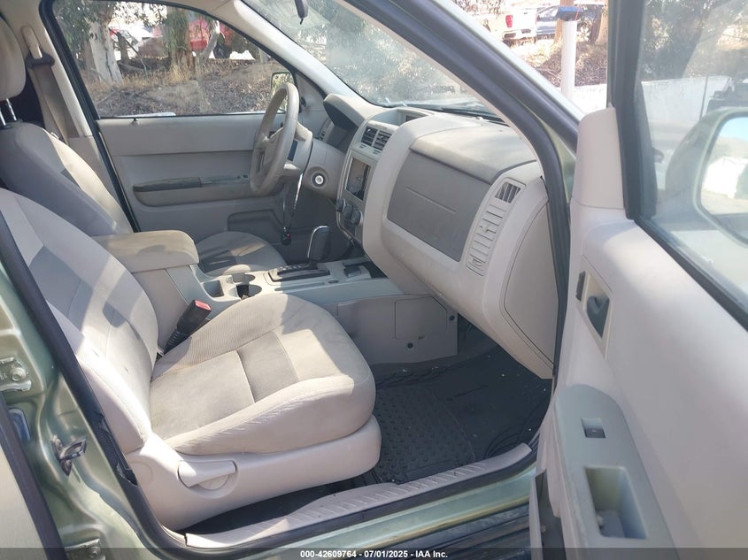2008 FORD ESCAPE VIN: 1FMCU49H38KD84434
