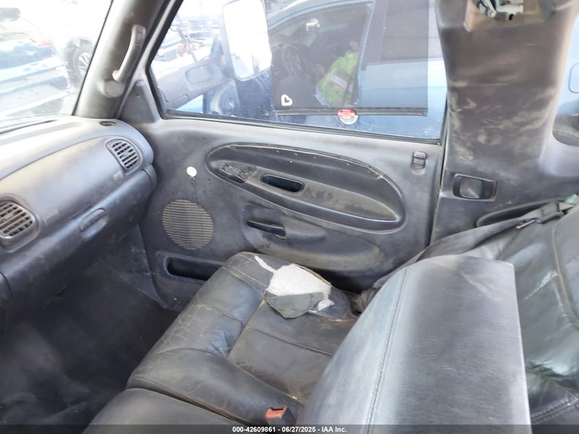 1B7MC33631J197347 2001 DODGE RAM photo no. 5