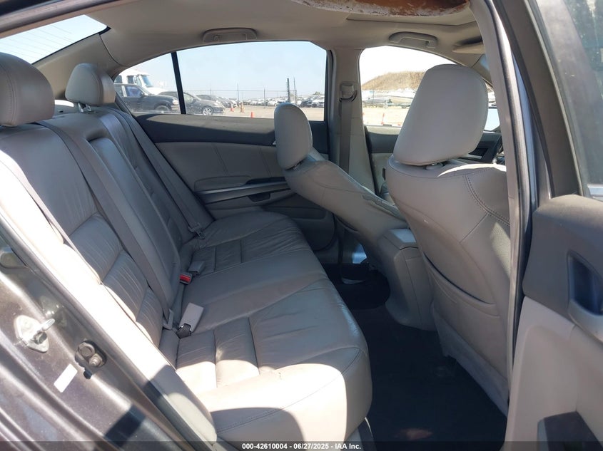 2008 HONDA ACCORD VIN: 1HGCP36838A009113