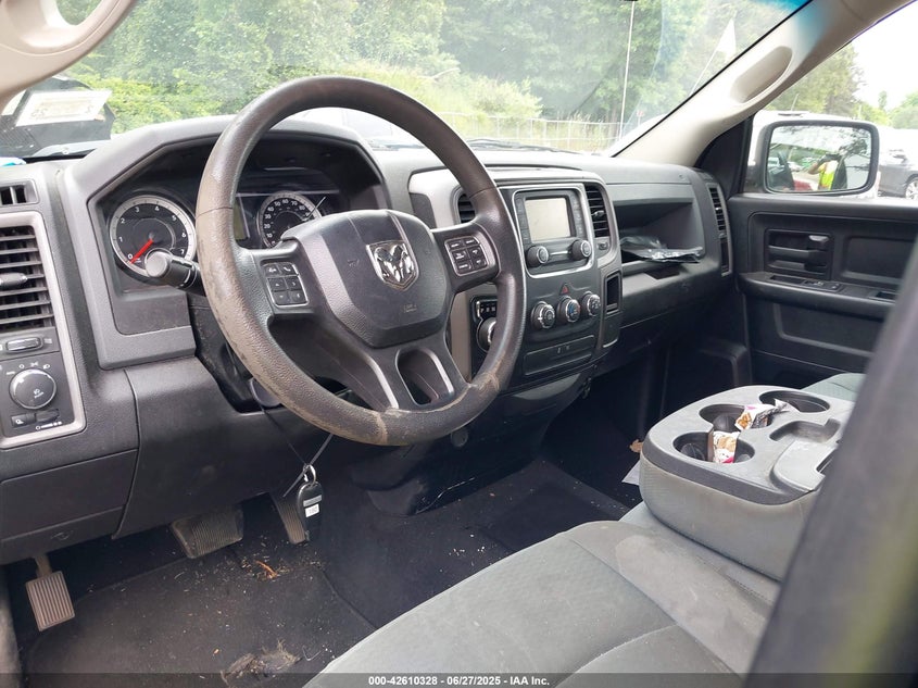 VIN 1C6RR7FG3JS173051 2018 RAM 1500 EXPRESS  4X4 "64" BOX