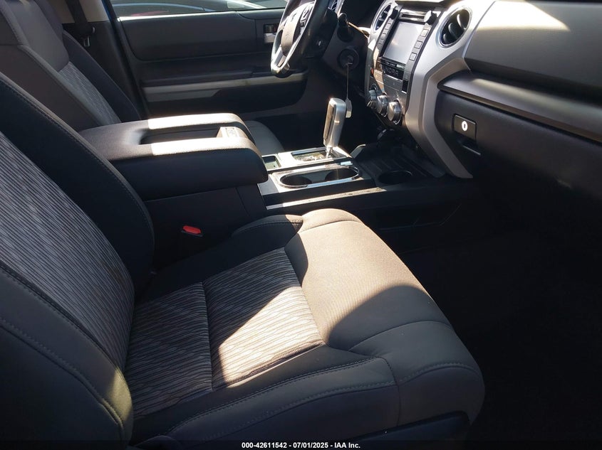 2018 TOYOTA TUNDRA SR5 5.7L V8 - 5TFRY5F10JX242552
