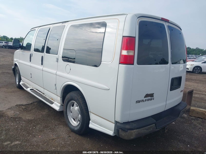 2003 GMC Savana Cutaway Standard/Standard W/C7L/C7N