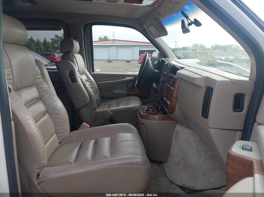 2003 GMC Savana Cutaway Standard/Standard W/C7L/C7N