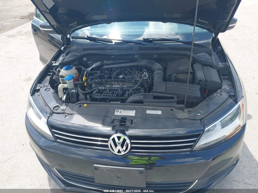 2014 VOLKSWAGEN JETTA 1.8T SE - 3VWD07AJ7EM411429