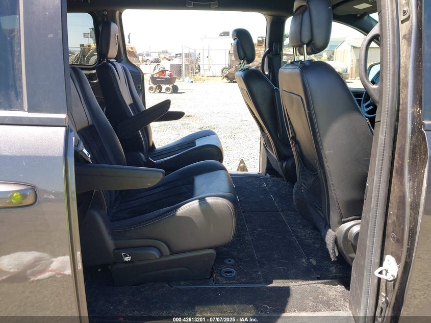 2019 DODGE GRAND CARAVAN SXT - 2C4RDGCG1KR504840
