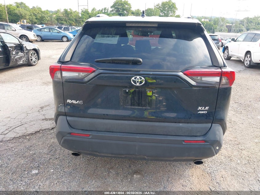 2021 TOYOTA RAV4 XLE - 2T3P1RFV5MW228015