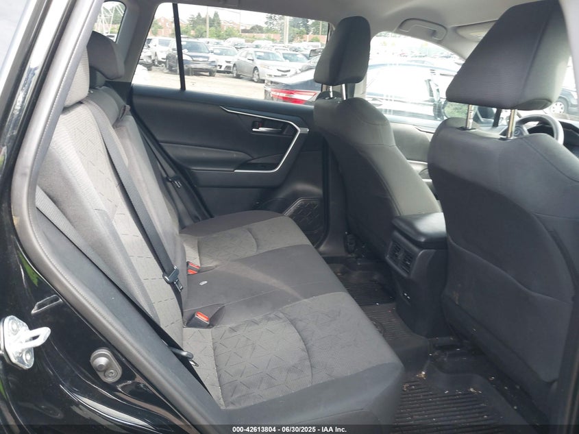 2021 TOYOTA RAV4 XLE - 2T3P1RFV5MW228015