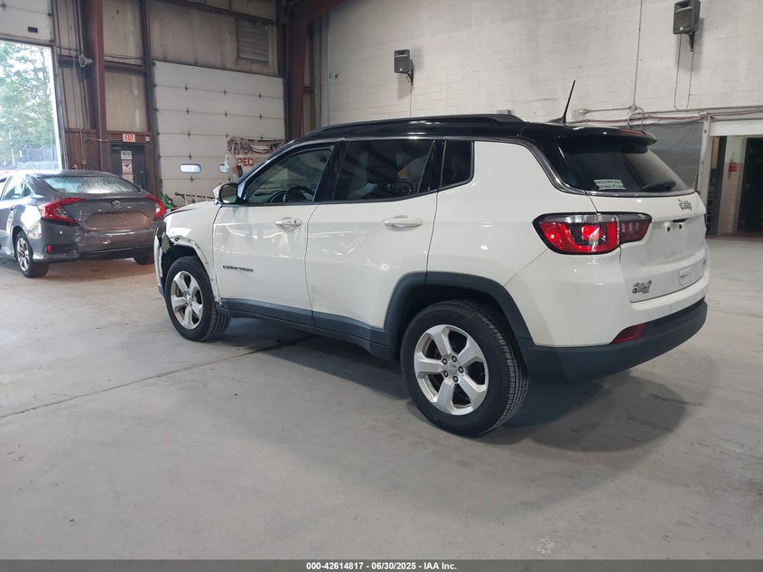 VIN 3C4NJDBB0KT828886 2019 JEEP COMPASS LATITUDE 4X4