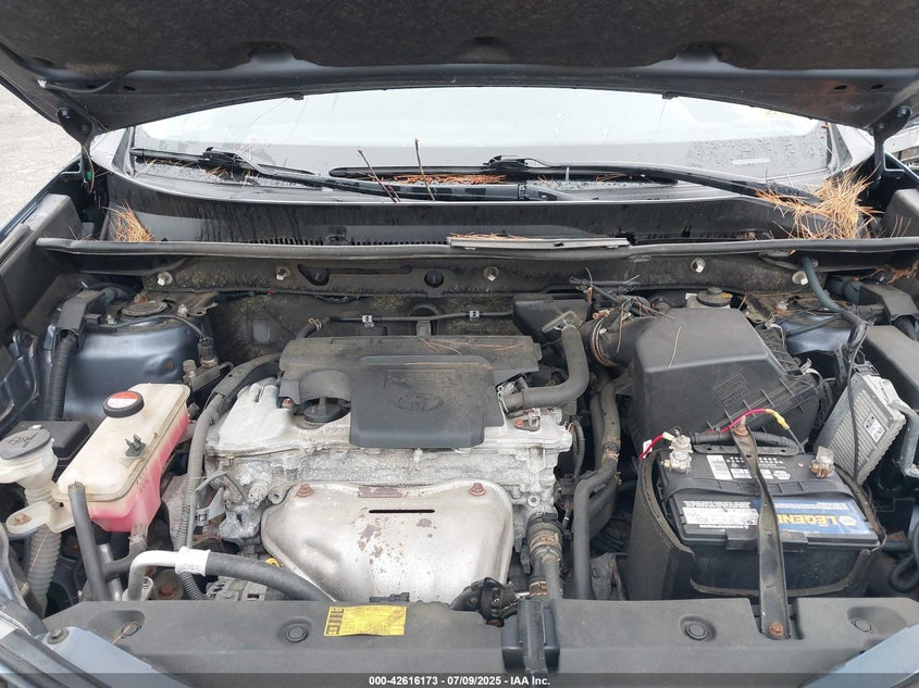 2014 TOYOTA RAV4 LE - JTMBFREV5ED081979