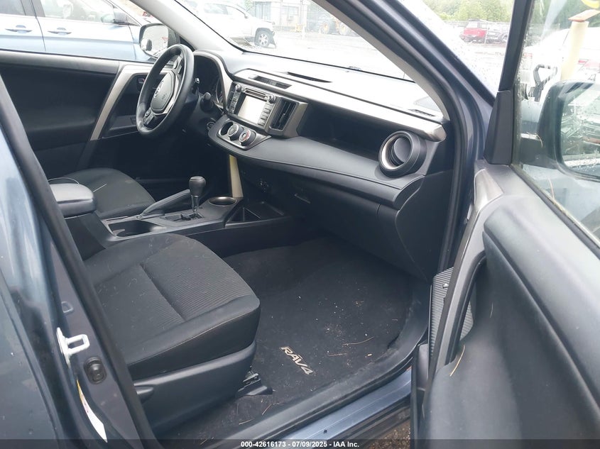 2014 TOYOTA RAV4 LE - JTMBFREV5ED081979