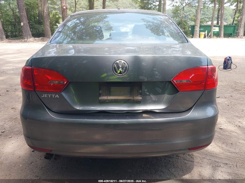 2014 VOLKSWAGEN JETTA 2.0L S - 3VW2K7AJ6EM308312