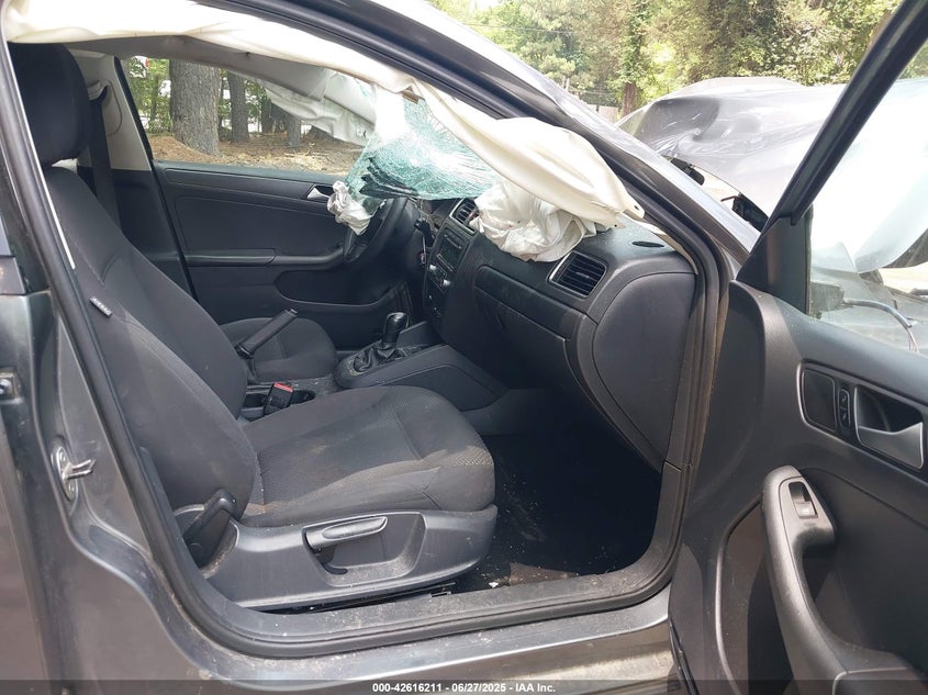 2014 VOLKSWAGEN JETTA 2.0L S - 3VW2K7AJ6EM308312