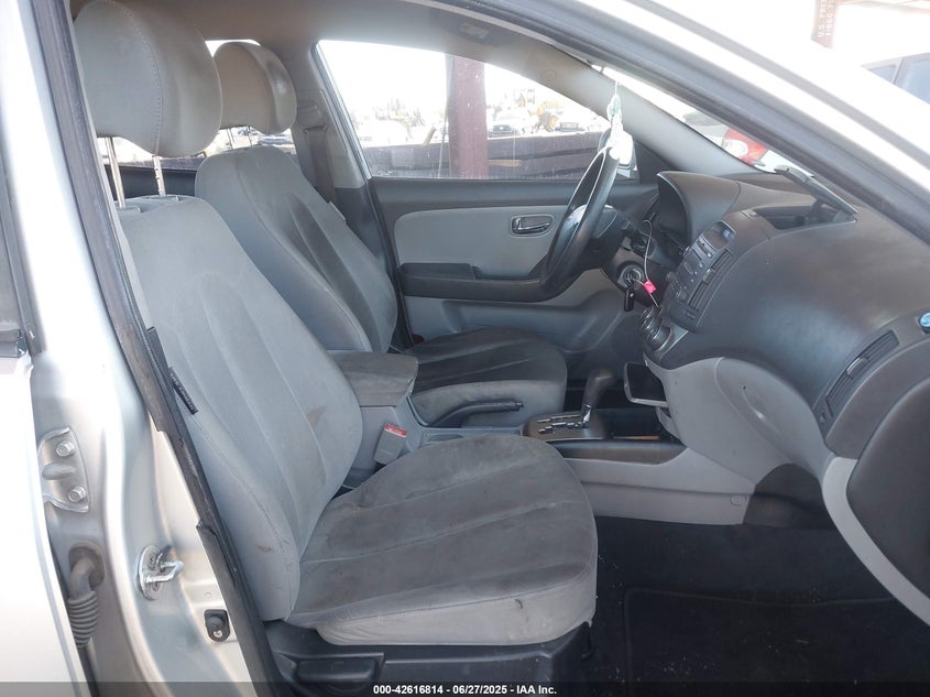 2010 HYUNDAI ELANTRA VIN: KMHDU4AD5AU957566