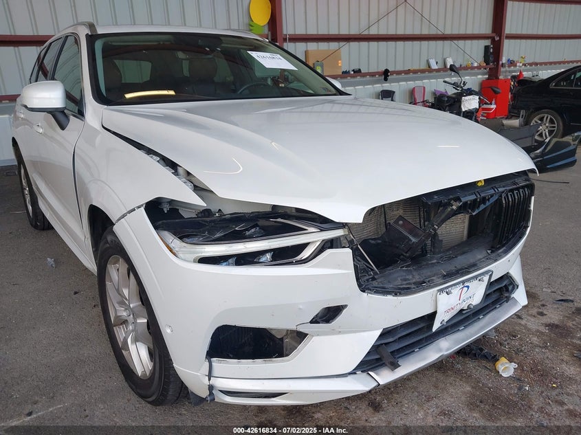 VIN LYV102RKXJB117271 2018 VOLVO XC60 T5 MOMENTUM