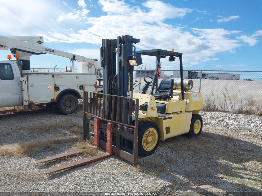 2000 Equipment H80Xl Forklift yellow null null 000000G005D13934W photo #3