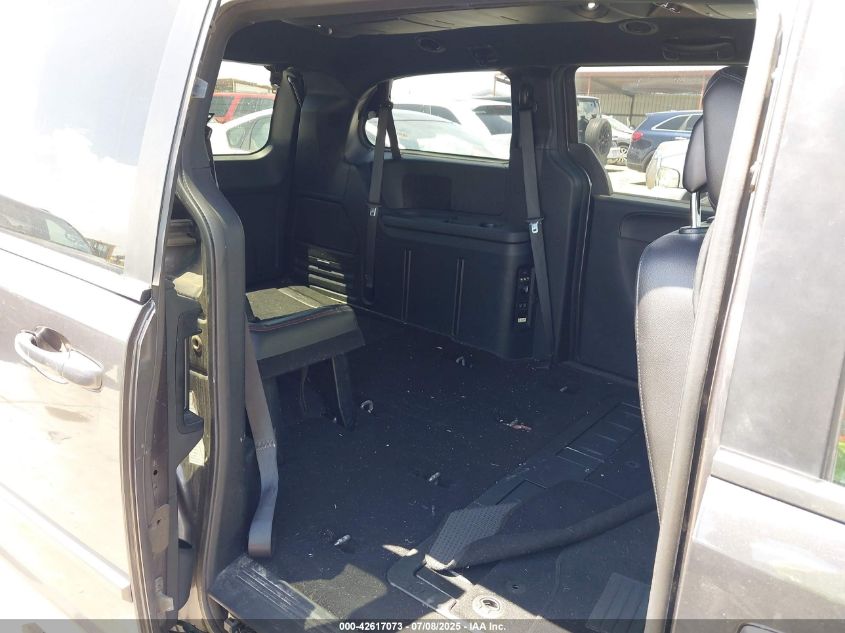 2015 Dodge Grand Caravan R/T VIN: 2C4RDGEG0FR555863 Lot: 42617073