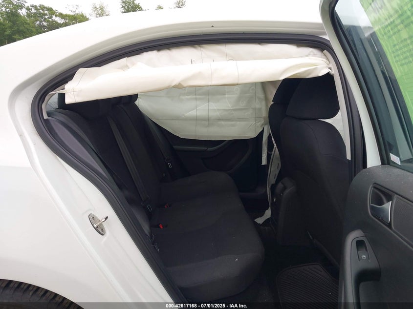 2015 VOLKSWAGEN JETTA VIN: 3VWD17AJ5FM298661