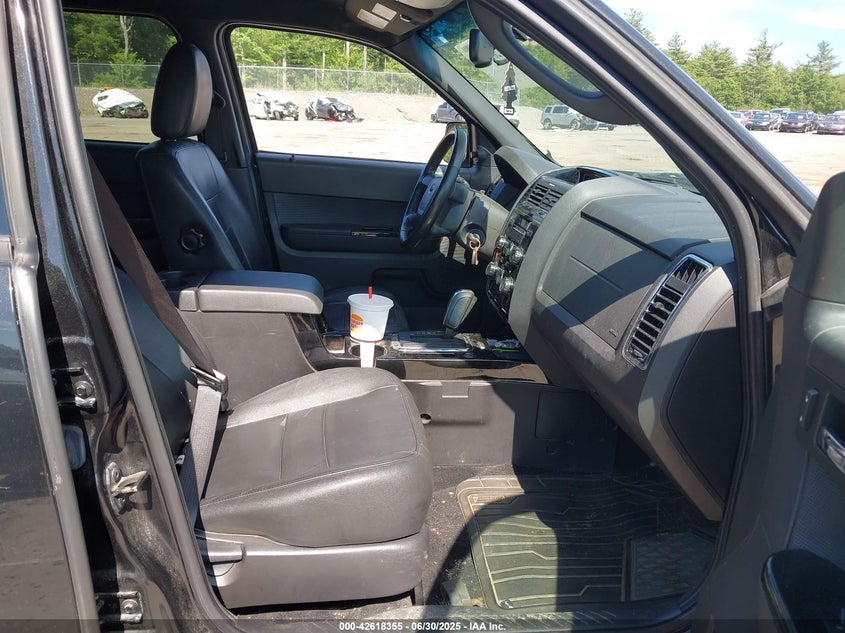 2011 FORD ESCAPE VIN: 1FMCU9EG3BKC54770