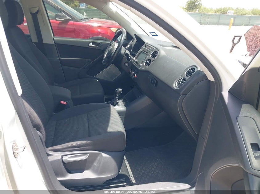 2015 VOLKSWAGEN TIGUAN VIN: WVGAV7AX6FW529397