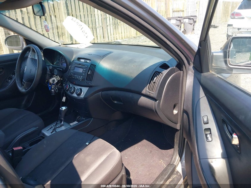 2010 HYUNDAI ELANTRA VIN: KMHDU4AD9AU181555