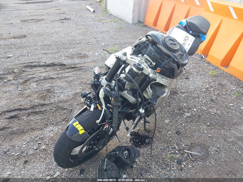 2011 Honda Cbr1000 Rr black null null JH2SC5900BK300636 photo #3