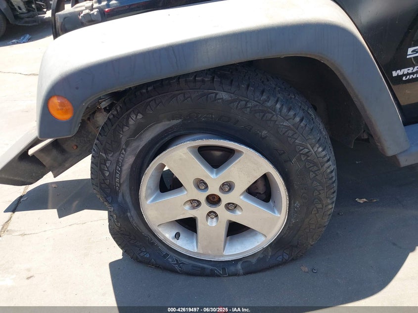 2017 JEEP WRANGLER UNLIMITED SPORT 4X4 - 1C4HJWDG1HL551090