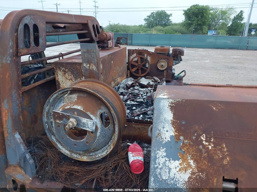 2011 Ford F-350 Chassis Xl VIN: 1FD8W3GT6BEB66592 Lot: 42619959