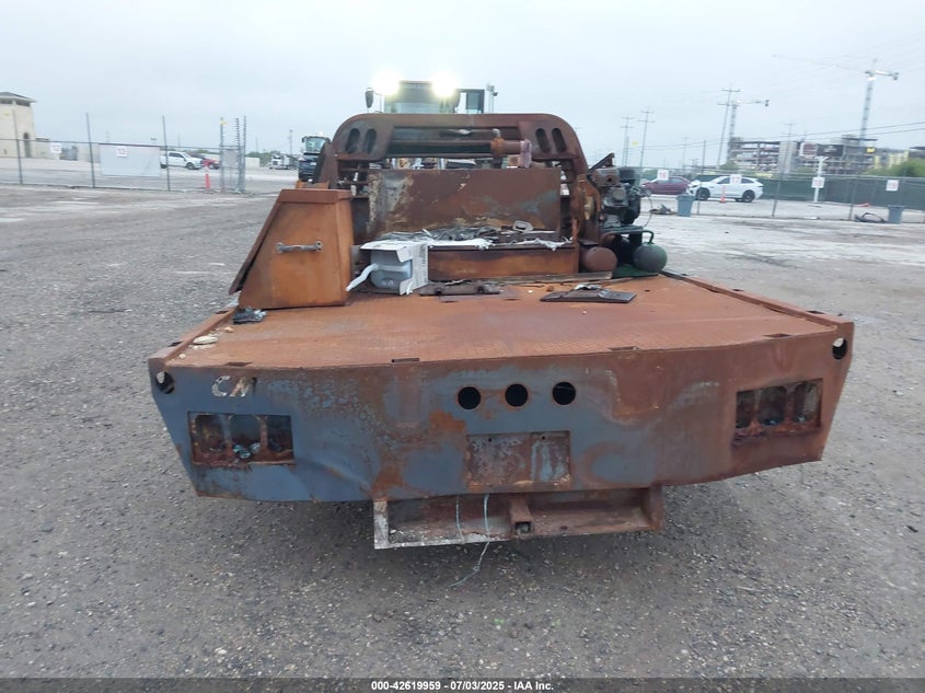 2011 Ford F-350 Chassis Xl VIN: 1FD8W3GT6BEB66592 Lot: 42619959