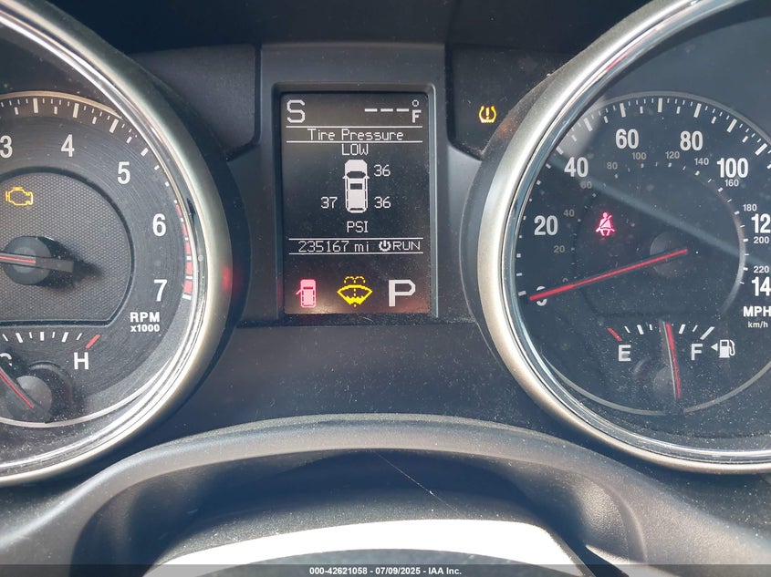 2011 JEEP GRAND CHEROKEE VIN: 1J4RR5GT5BC547075