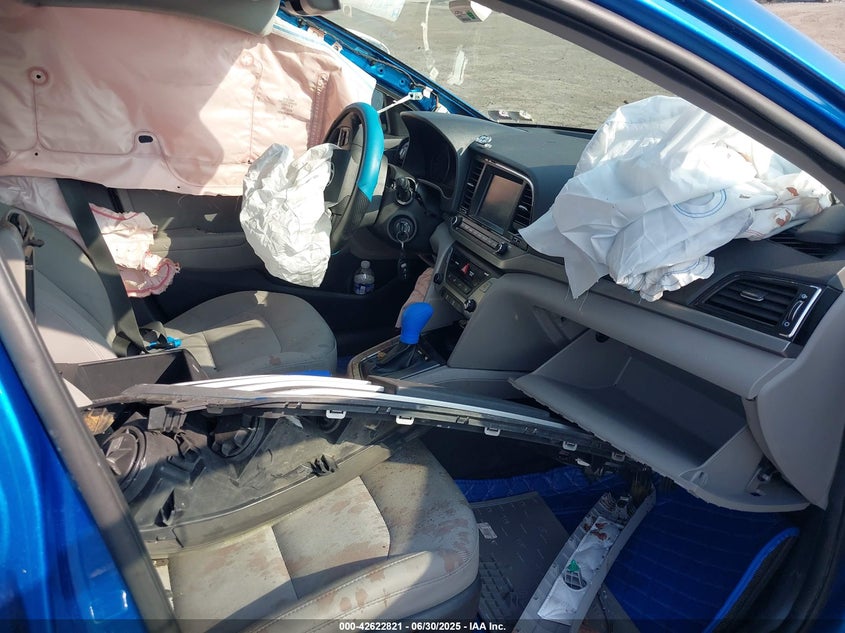 2017 HYUNDAI ELANTRA SE - 5NPD84LF3HH160244