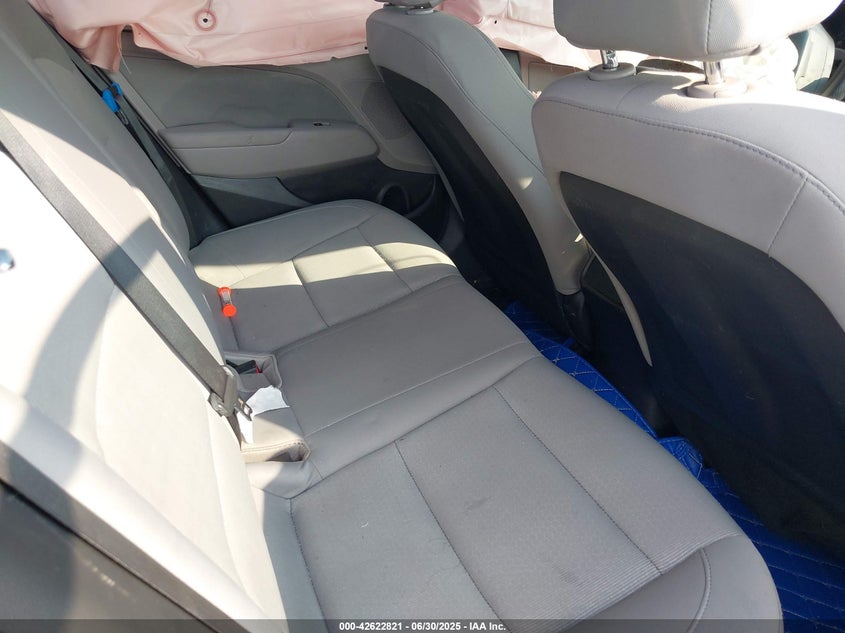 2017 HYUNDAI ELANTRA SE - 5NPD84LF3HH160244