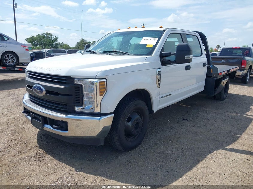 1FD8W3GT7JEC55957 2018 FORD F350 photo no. 2