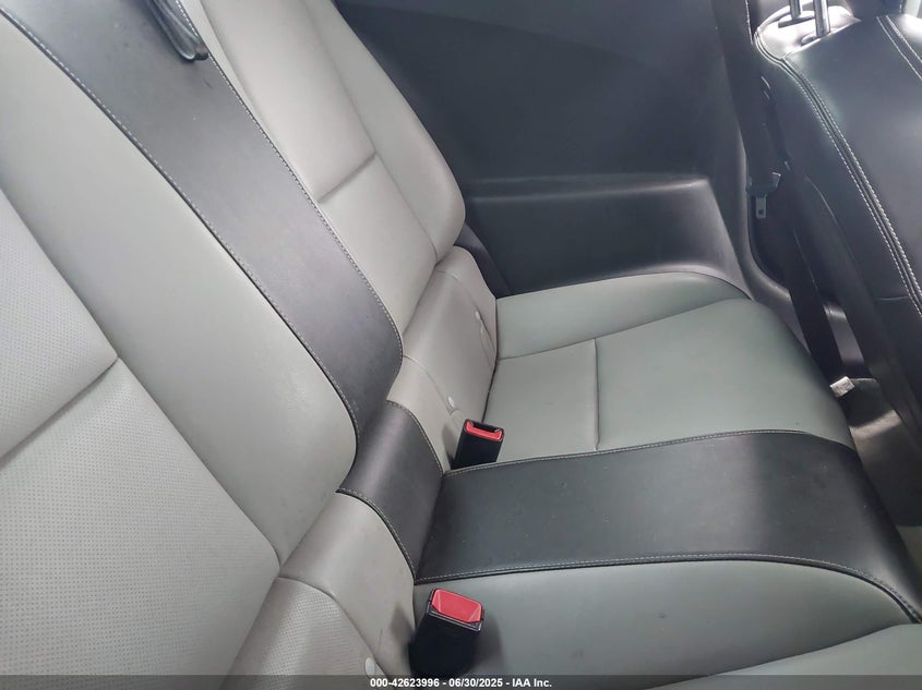2011 CHEVROLET CAMARO VIN: 2G1FK1EJ4B9152604