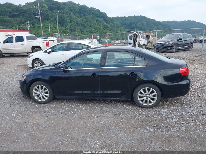 2014 VOLKSWAGEN JETTA 1.8T SE - 3VWD17AJ1EM444956