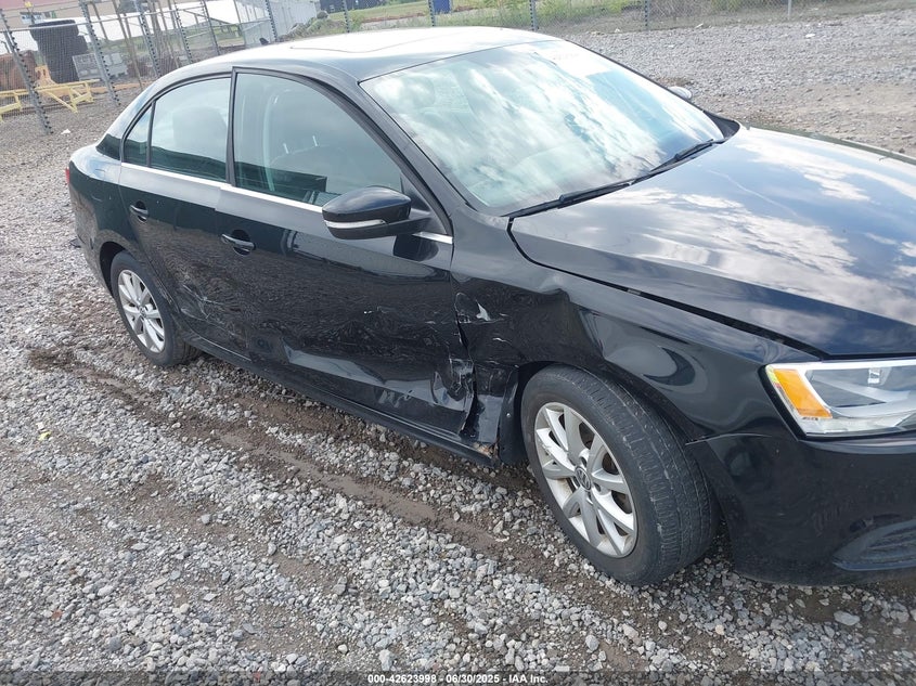 2014 VOLKSWAGEN JETTA 1.8T SE - 3VWD17AJ1EM444956