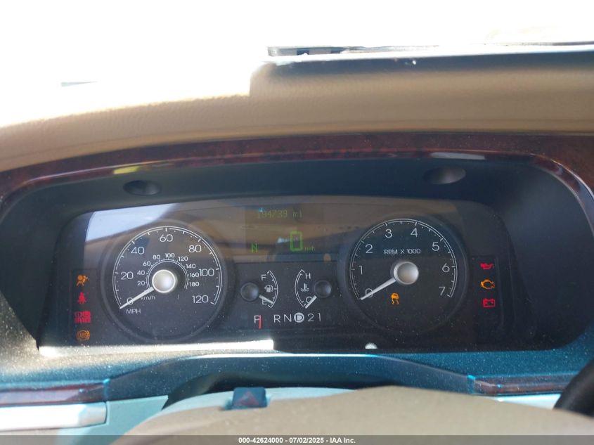 2006 Lincoln Town Car Signature Limited VIN: 1LNHM82W36Y649935 Lot: 42624000