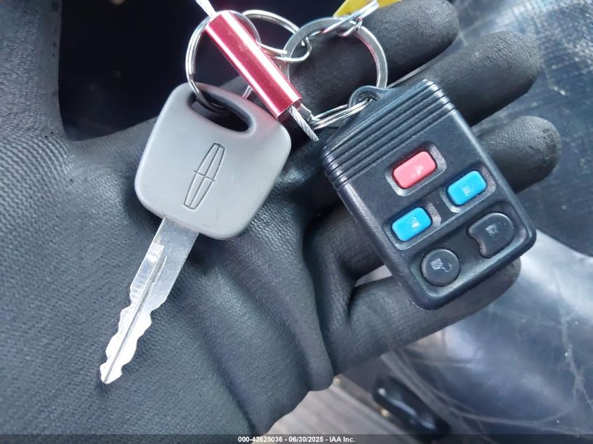 2002 Lincoln Blackwood VIN: 5LTEW05A82KJ01894 Lot: 42625036