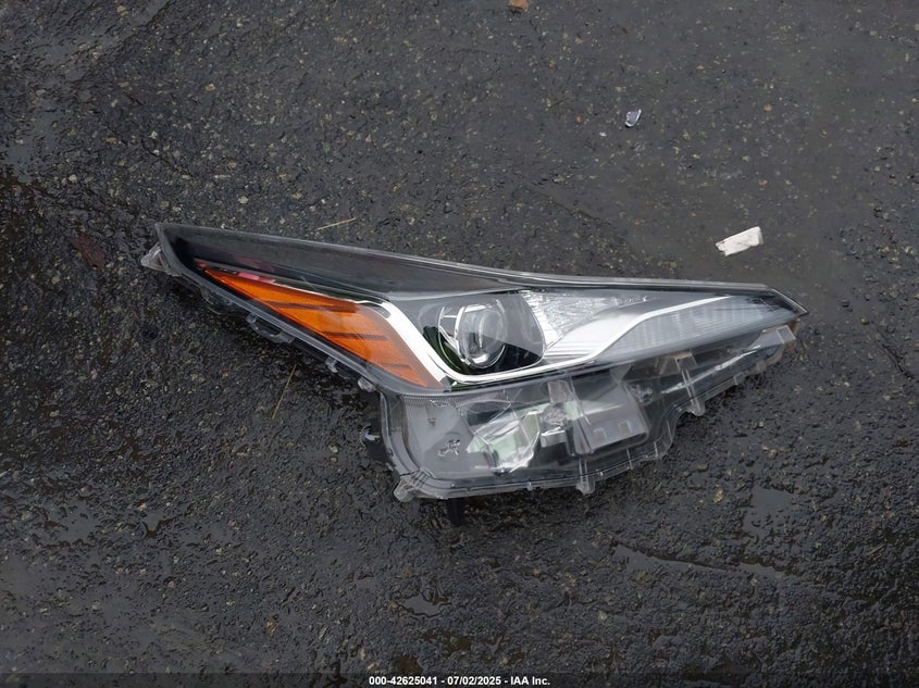 2022 TOYOTA PRIUS LE - JTDKAMFU4N3158998