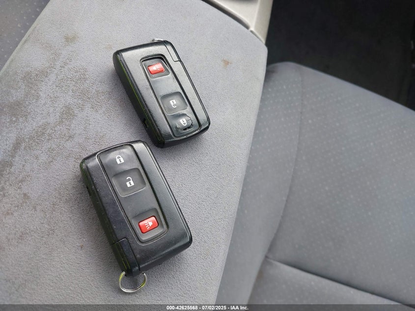 2006 TOYOTA PRIUS VIN: JTDKB20U863194480
