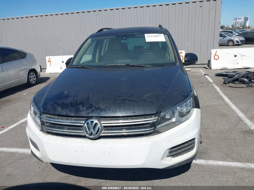 2017 VOLKSWAGEN TIGUAN VIN: WVGAV7AX2HK000068