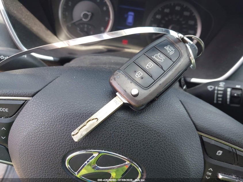 2019 HYUNDAI SANTA FE SE - 5NMS23AD6KH095107