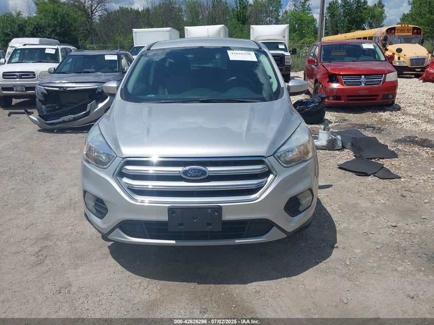 VIN 1FMCU9GDXHUB98195 2017 FORD ESCAPE SE