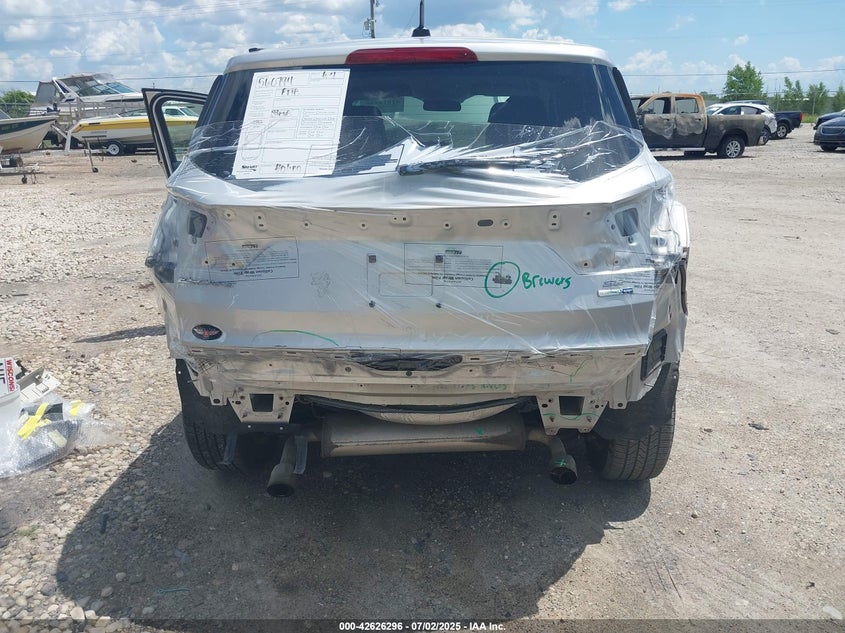 VIN 1FMCU9GDXHUB98195 2017 FORD ESCAPE SE