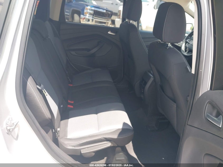 VIN 1FMCU9GDXHUB98195 2017 FORD ESCAPE SE