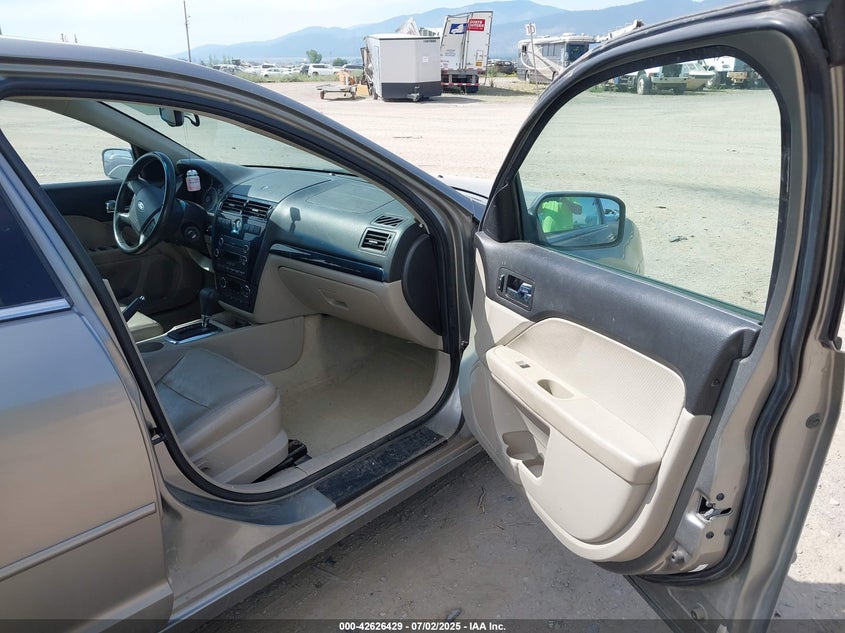 2008 FORD FUSION VIN: 3FAHP08108R124671