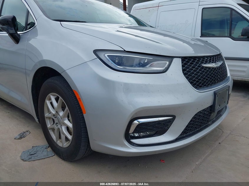 2024 Chrysler Pacifica Touring L VIN: 2C4RC1BG9RR163151 Lot: 42626893