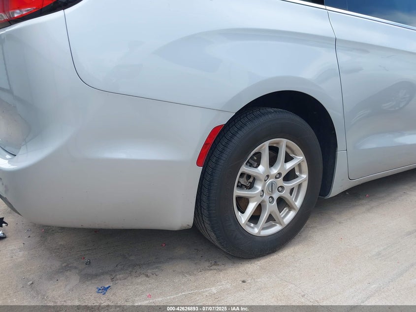 2024 Chrysler Pacifica Touring L VIN: 2C4RC1BG9RR163151 Lot: 42626893