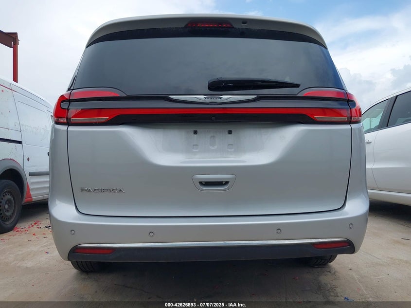 2024 Chrysler Pacifica Touring L VIN: 2C4RC1BG9RR163151 Lot: 42626893