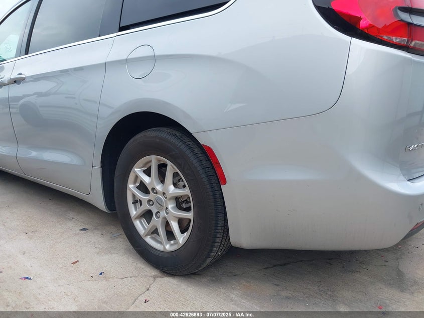 2024 Chrysler Pacifica Touring L VIN: 2C4RC1BG9RR163151 Lot: 42626893